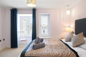 Townhouse Parking 1 Min Walk to Tolcarne Beach
